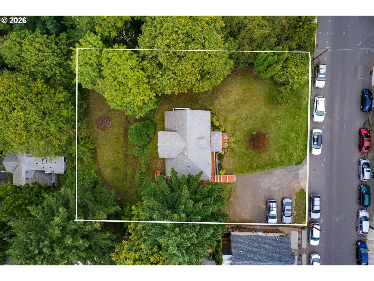 909 SW Gaines St, Portland, OR 97239 - #1