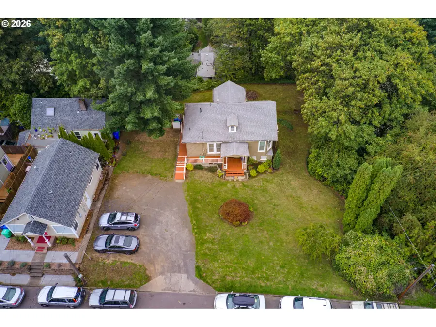 909 SW Gaines St, Portland, OR 97239 - #2