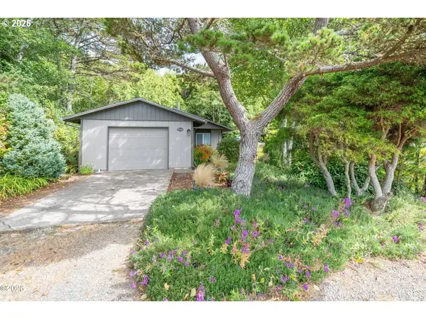 5540 Palisades Dr, LincolnCity, OR 97367