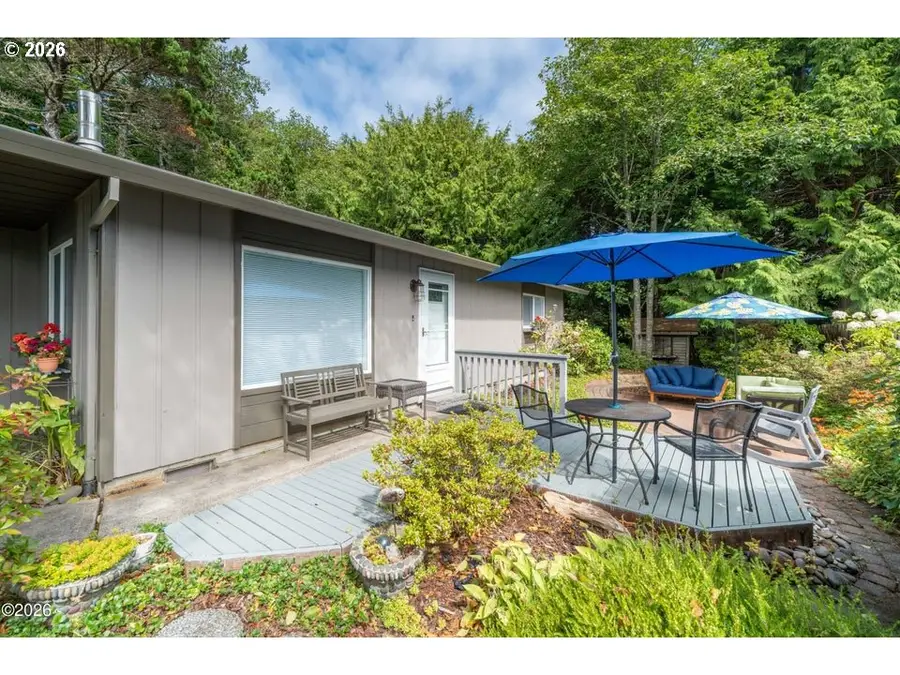 5540 Palisades Dr, Lincoln Beach, OR 97367 - #3