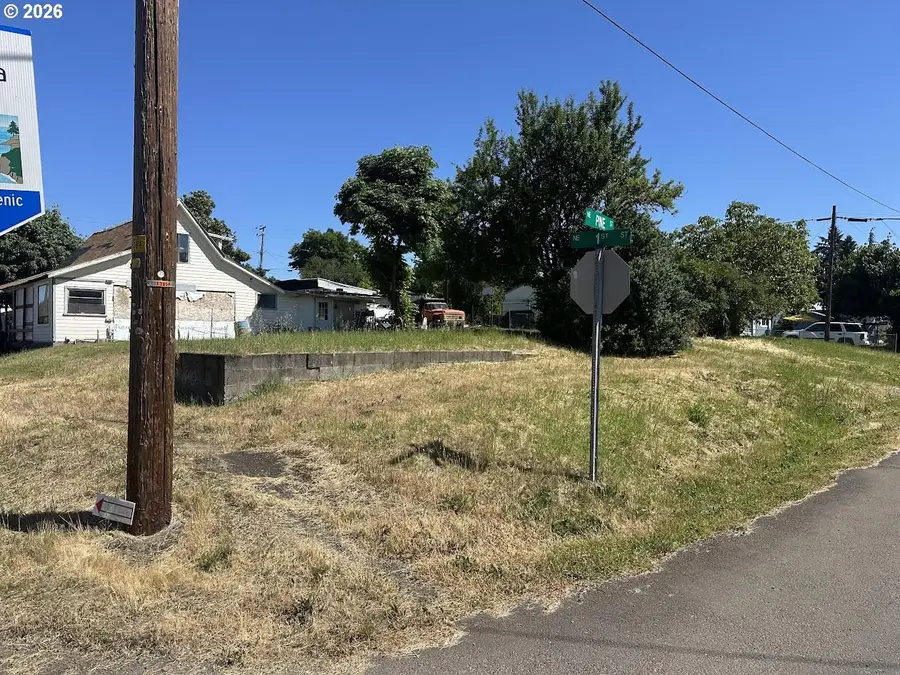 105 NE Pine St, Oakland, OR 97462 - #2