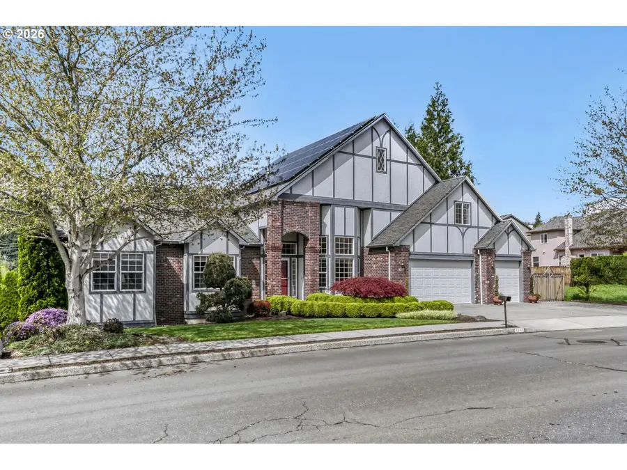 2357 SW Linneman Dr, Gresham, OR 97080 - #2