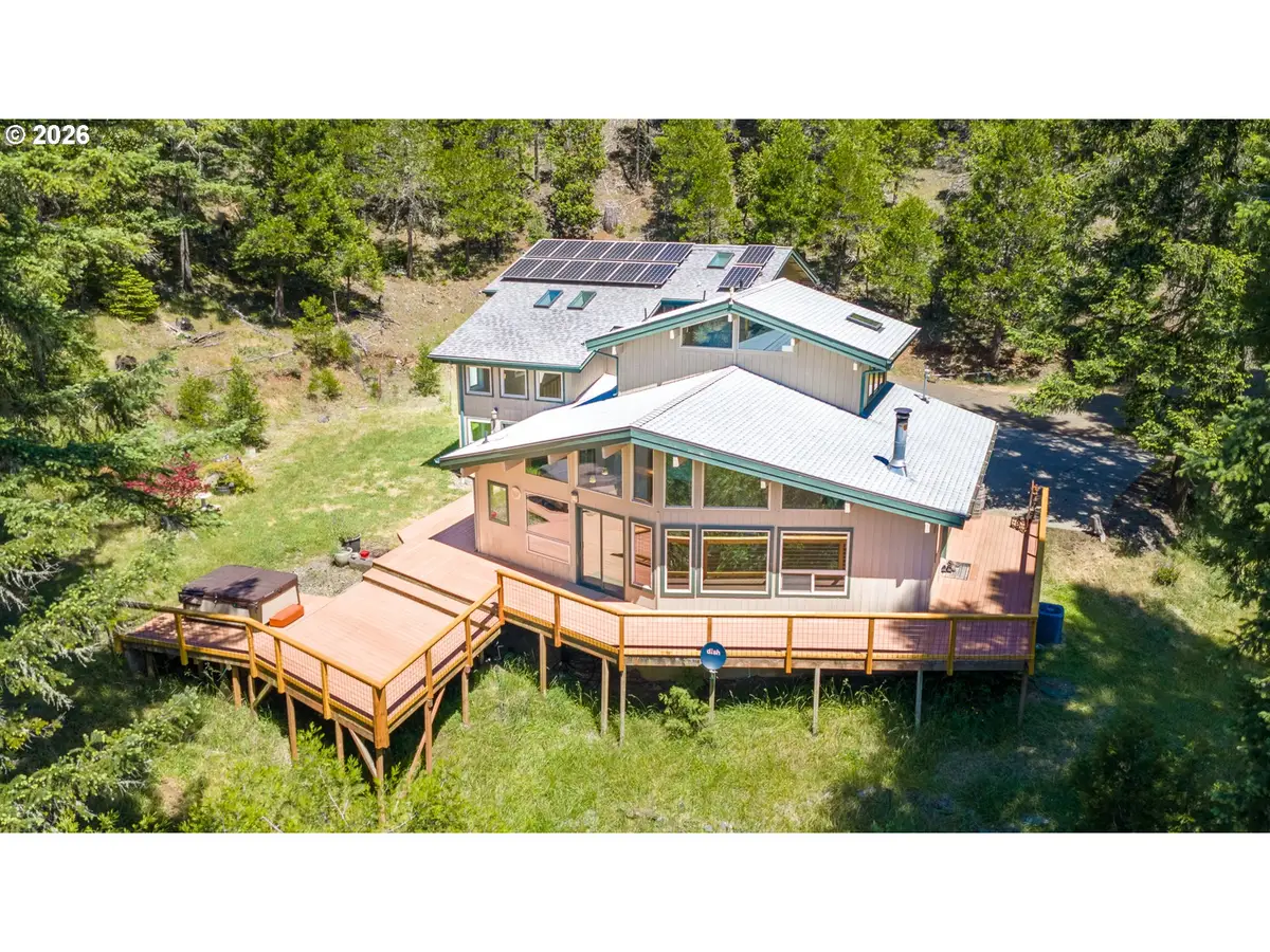 5424 Little River Rd, Glide, OR 97443 - #1