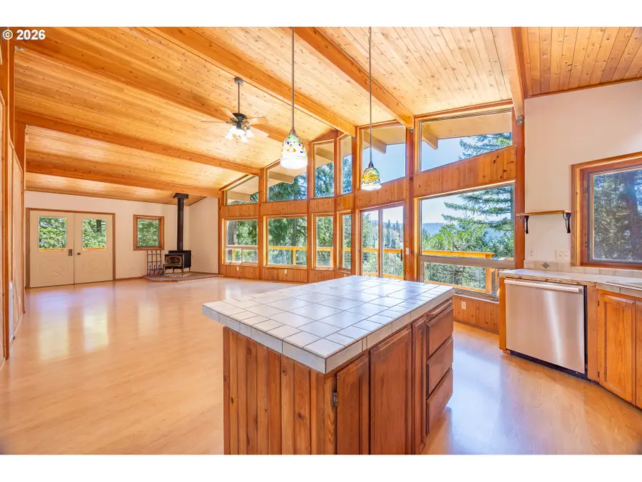 5424 Little River Rd, Glide, OR 97443 - #3