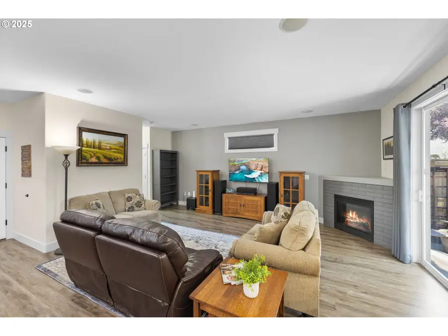 1082 57th St, Washougal, WA 98671 - #3