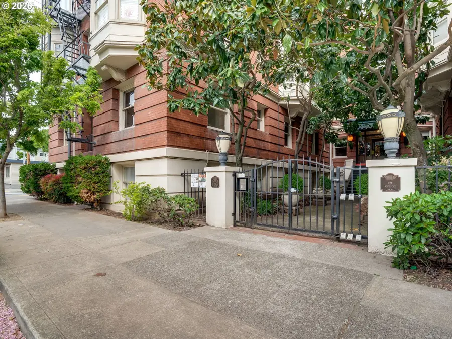2083 NW Johnson St #41, Portland, OR 97209 - #2