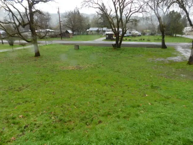 3464 Glenbrook Loop Rd, Riddle, OR 97469 - #3