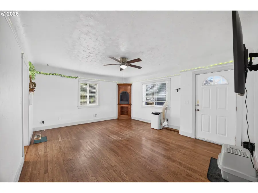 790 SE 1st St, Gresham, OR 97080 - #3