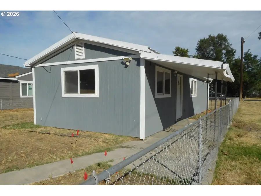 409 W Ridgeway Ave, Hermiston, OR 97838 - #3