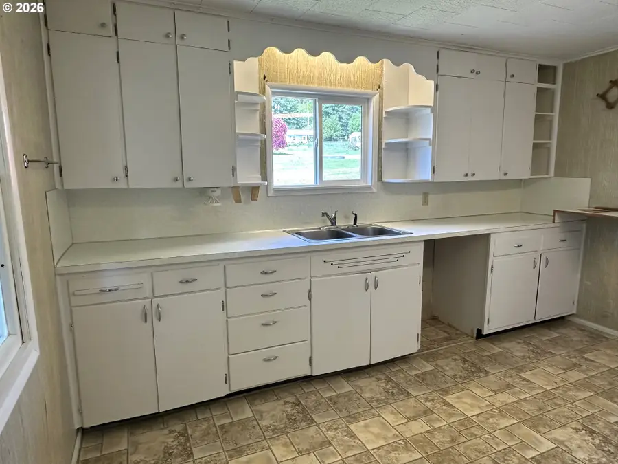 11792 Orchard Ave, Mapleton, OR 97453 - #3