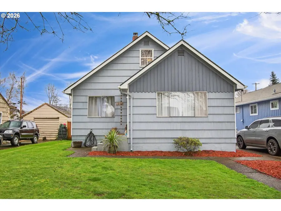 1210 8th Ave, Longview, WA 98632 - #3