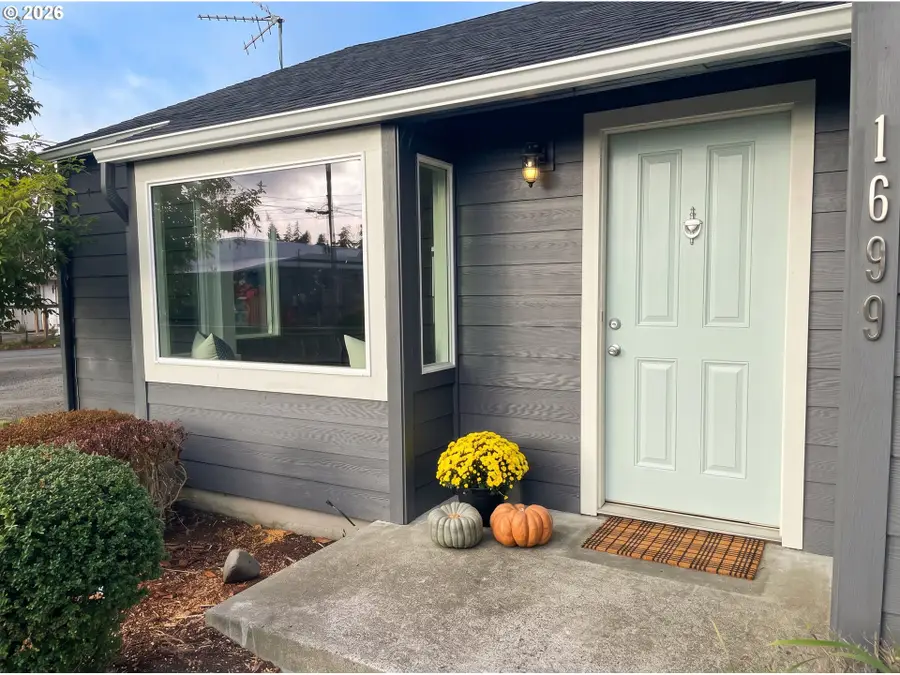 1699 Pine St, Florence, OR 97439 - #2
