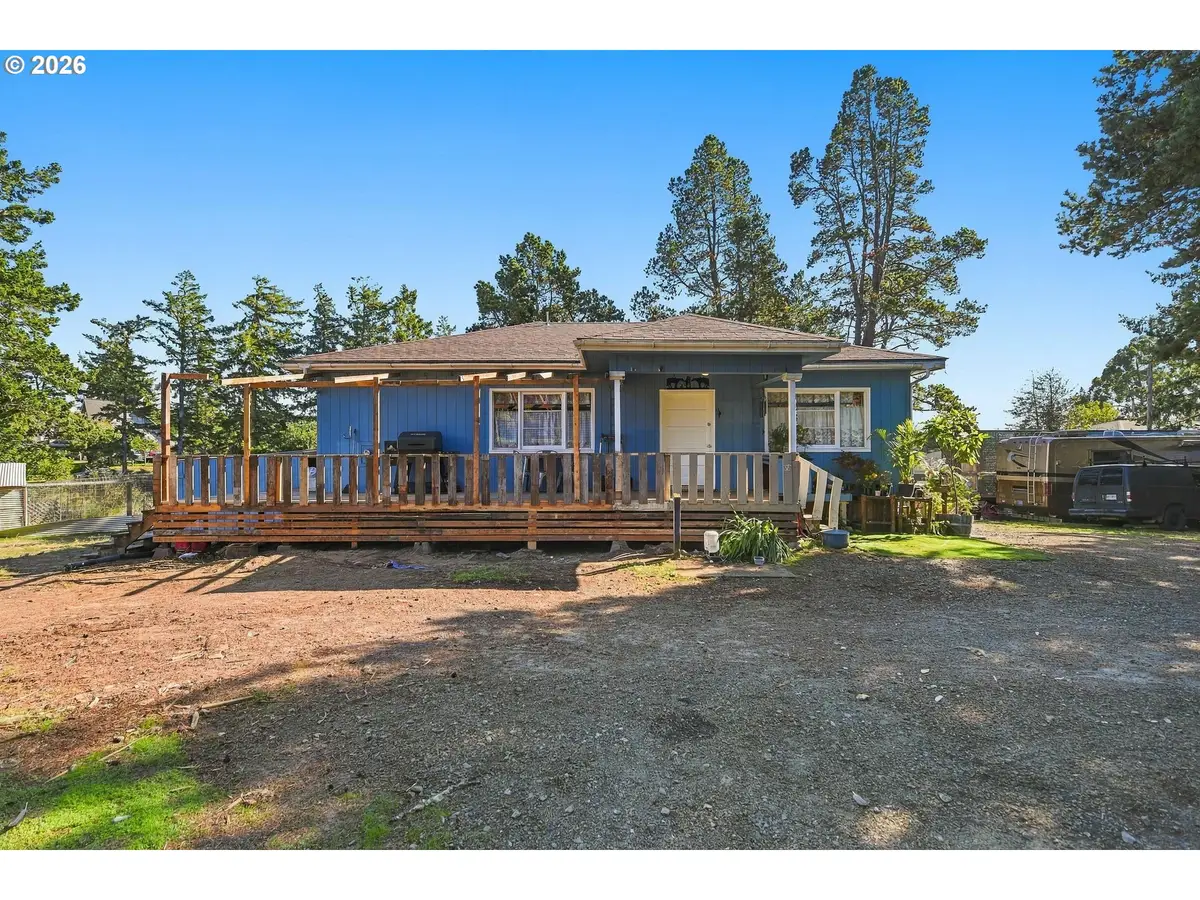 1589 Seagate Ave, Coos Bay, OR 97420 - #1