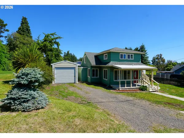 2172 17th St, NorthBend, OR 97459