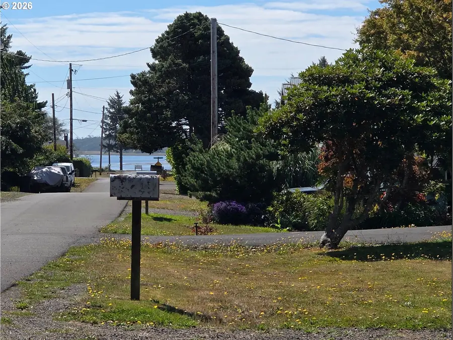 2020 Bayview Ave, Tillamook, OR 97141 - #2