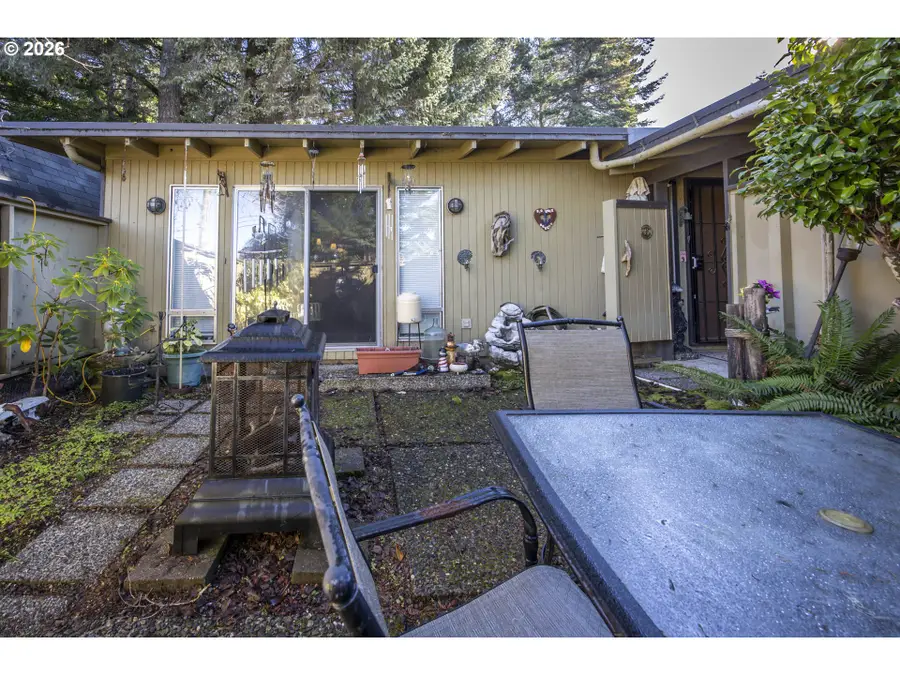 1750 W Park Dr, Florence, OR 97439 - Image #3