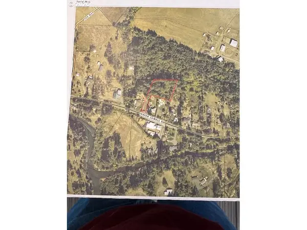 39065 Jasper Lowell Rd, FallCreek, OR 97438