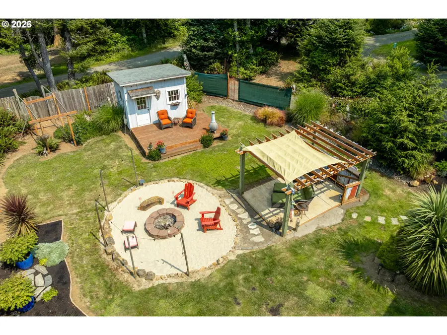 5230 4th St, Tillamook, OR 97141 - #3
