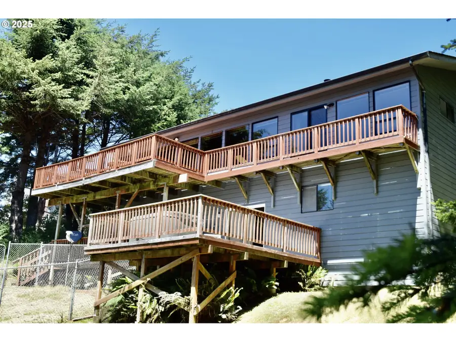 34518 Mutts Way, Gold Beach, OR 97444 - Image #3