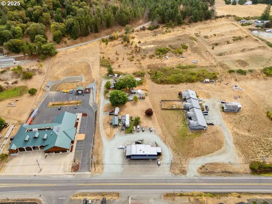 172 S Old Pacific, Tri City, OR 97457 - Image #2