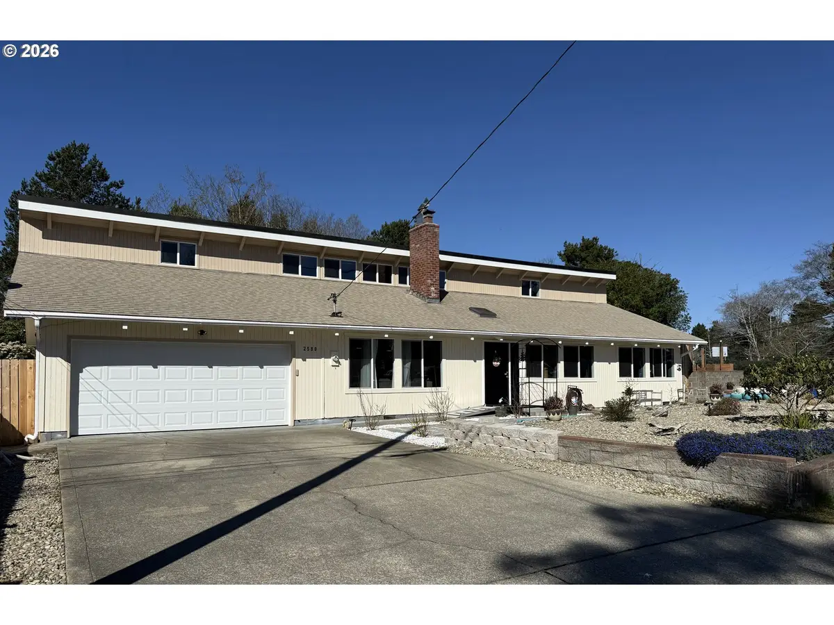 2580 Fir St, Coos Bay, OR 97459 - #1