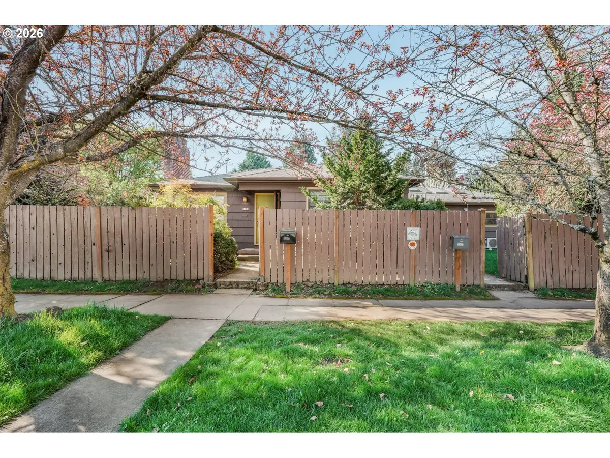 3286 NE Holman St, Portland, OR 97211 - #1