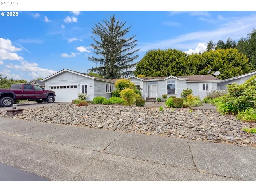 221 Lakeland Dr, Lakeside, OR 97449 - Image #2