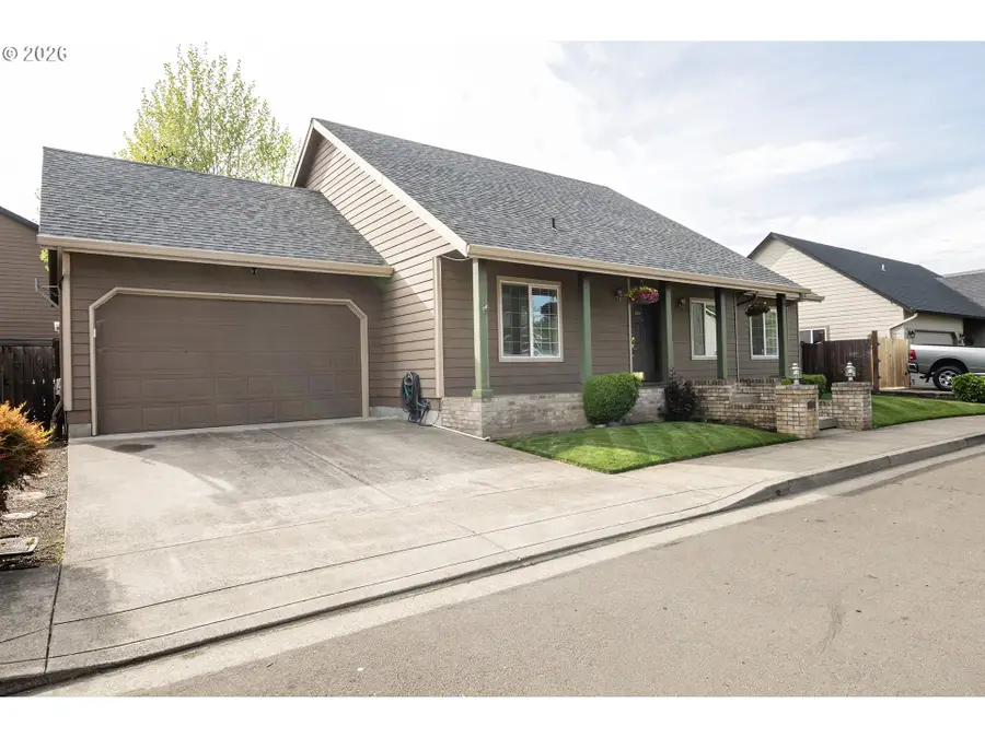 6876 Simeon Dr, Springfield, OR 97478 - #2