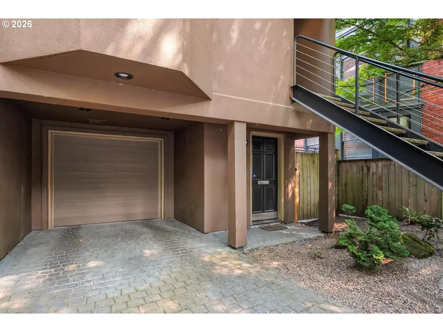 820 NW 22nd Ave, Portland, OR 97210 - #2