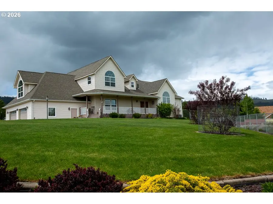 318 S 20th St, La Grande, OR 97850 - #1