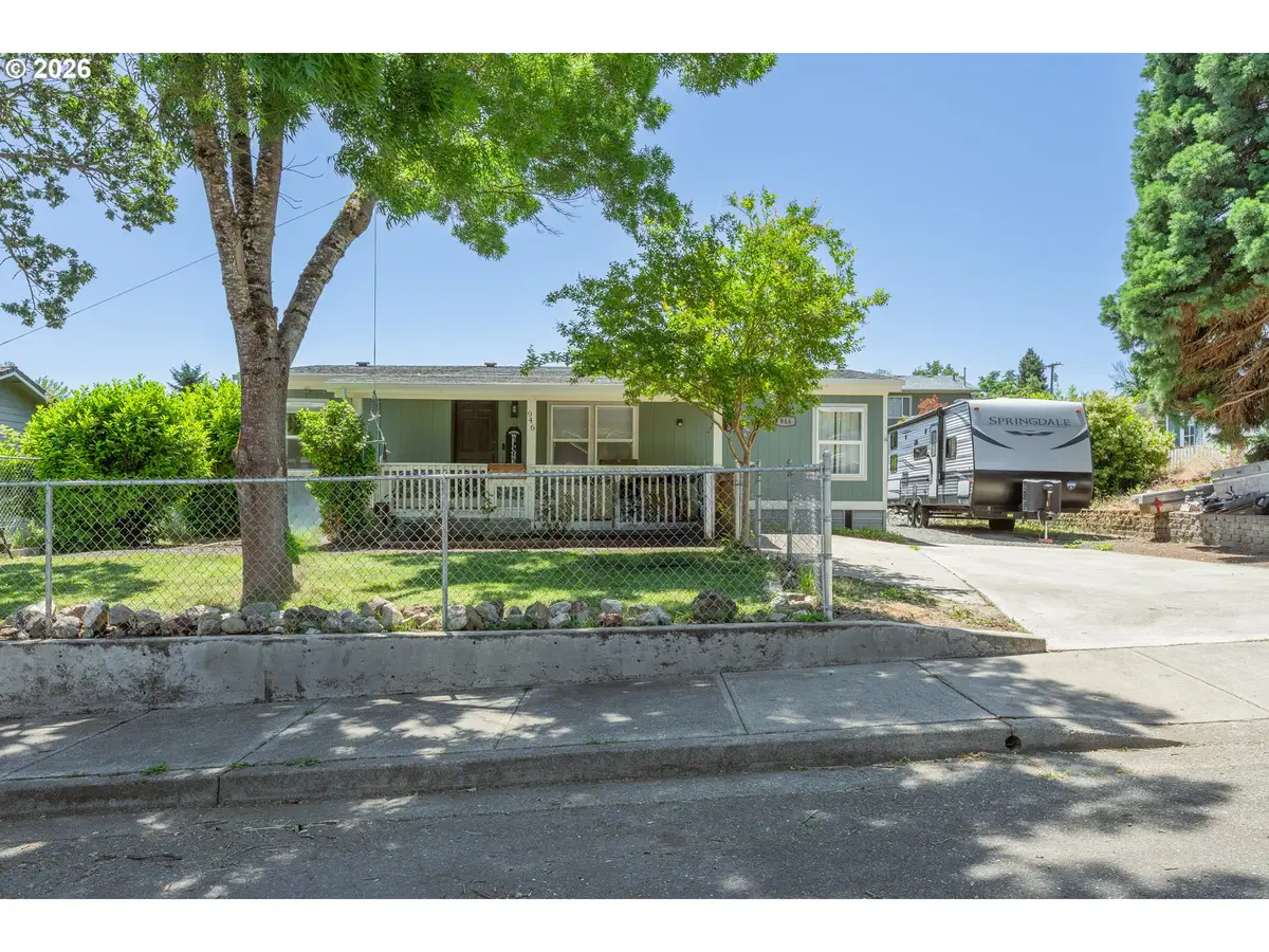 946 NE Laurance St, Myrtle Creek, OR 97457 - #1