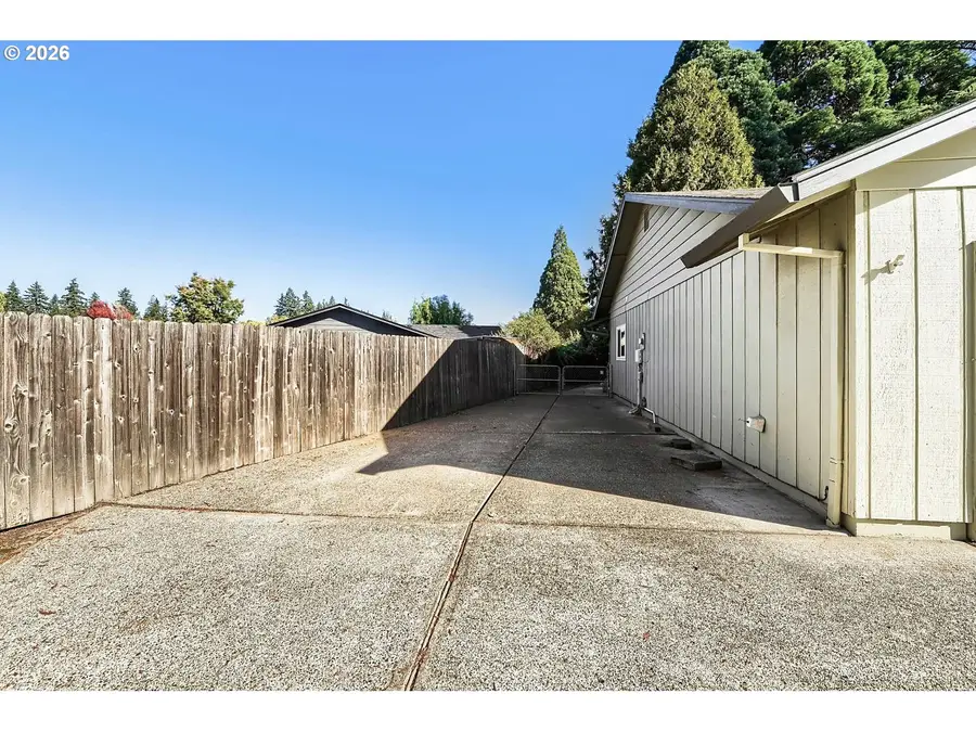 890 NE 6th Dr, Hillsboro, OR 97124 - #3