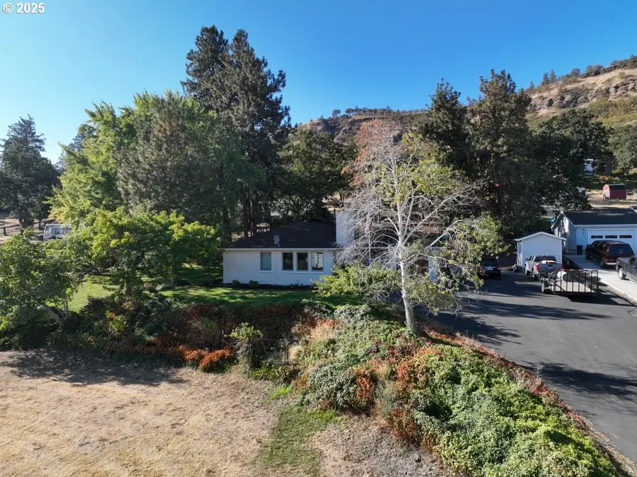 2534 W 10th St, The Dalles, OR 97058 - Image #2