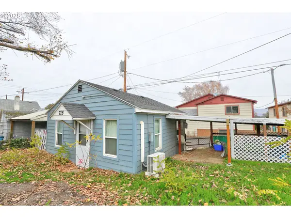 715 W 12th St, TheDalles, OR 97058