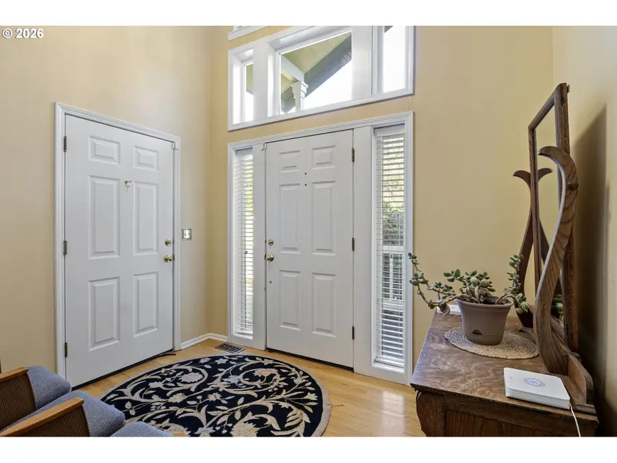 2533 Moon Mountain Dr, Eugene, OR 97403 - #3