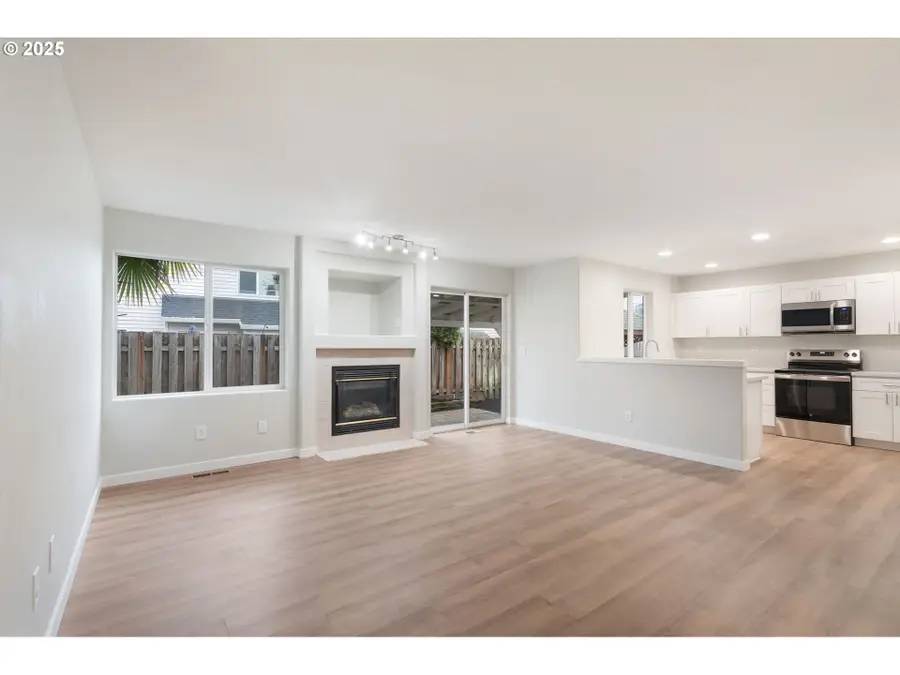 5016 NE Candlewood Pl, Hillsboro, OR 97124 - Image #2