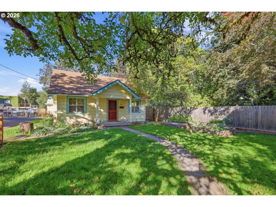 260 N Grand St, Eugene, OR 97402 - #3