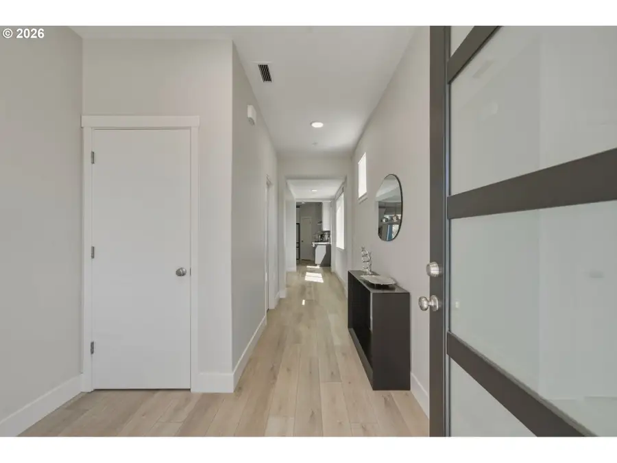 207 W Laurel St, Washougal, WA 98671 - #2