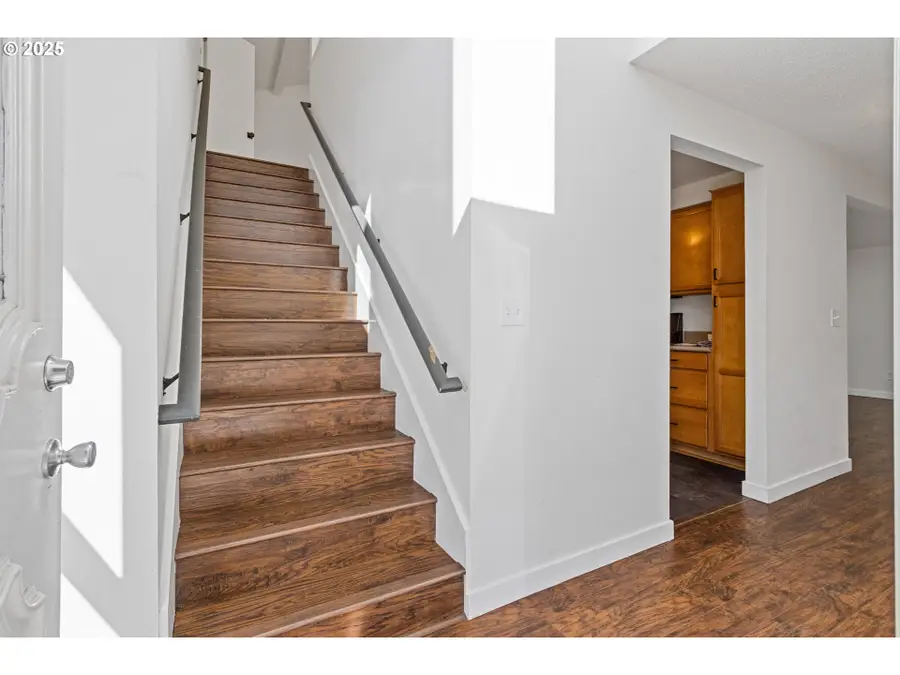 23 SE 205th Pl, Gresham, OR 97030 - Image #2