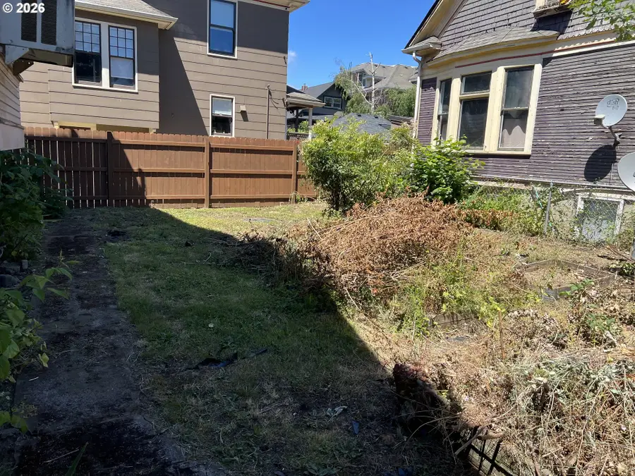 235 SE 14th Ave, Portland, OR 97214 - #3