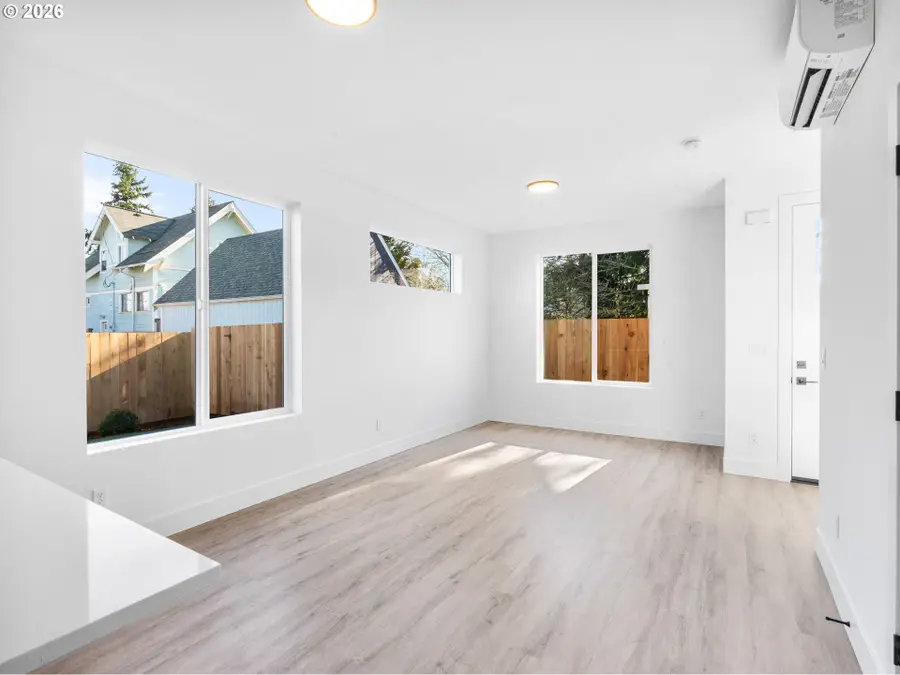 9560 N Buchanan Ave, Portland, OR 97203 - #3