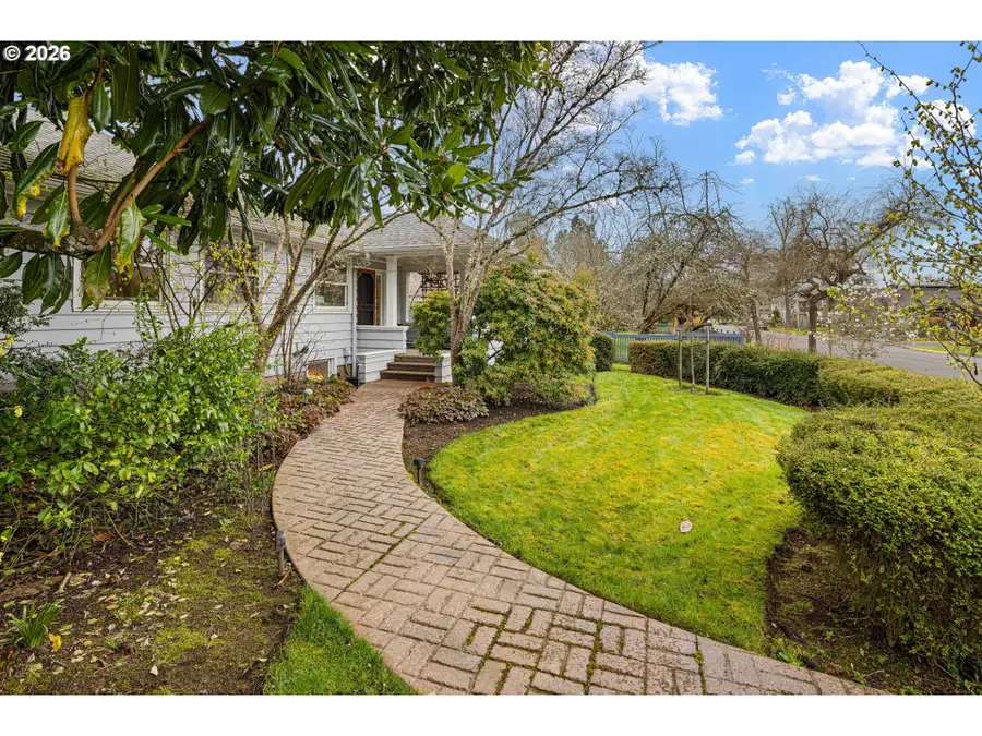 940 E 23rd Ave, Eugene, OR 97405 - #2