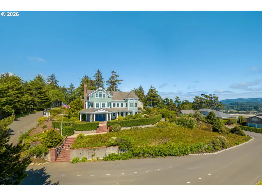 930 NW Highland Dr, Waldport, OR 97394 - #3