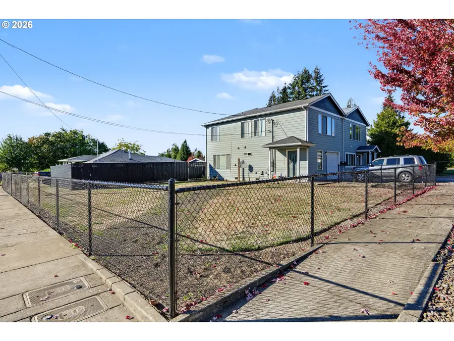 455 W Washington St, Stayton, OR 97383 - #3