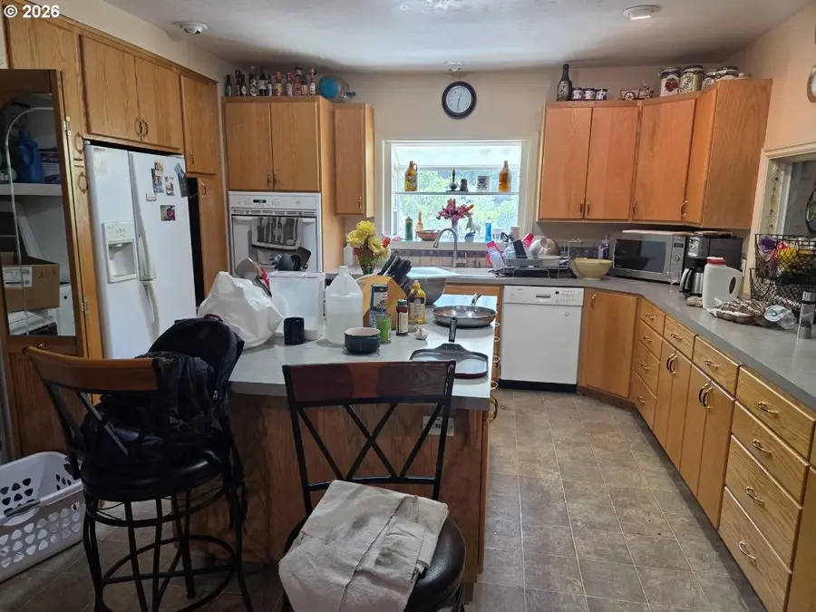 1575 Horn Ln, Eugene, OR 97404 - #3