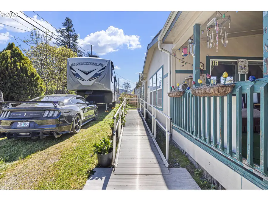 1313 N Old Pacific Hwy, Myrtle Creek Riddle, OR 97457 - #2