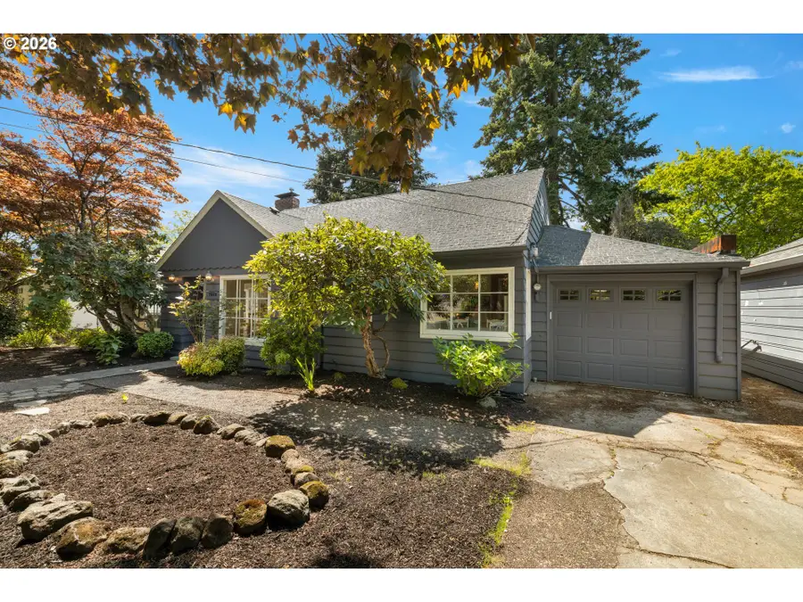7939 SW 11th Ave, Portland, OR 97219 - #2