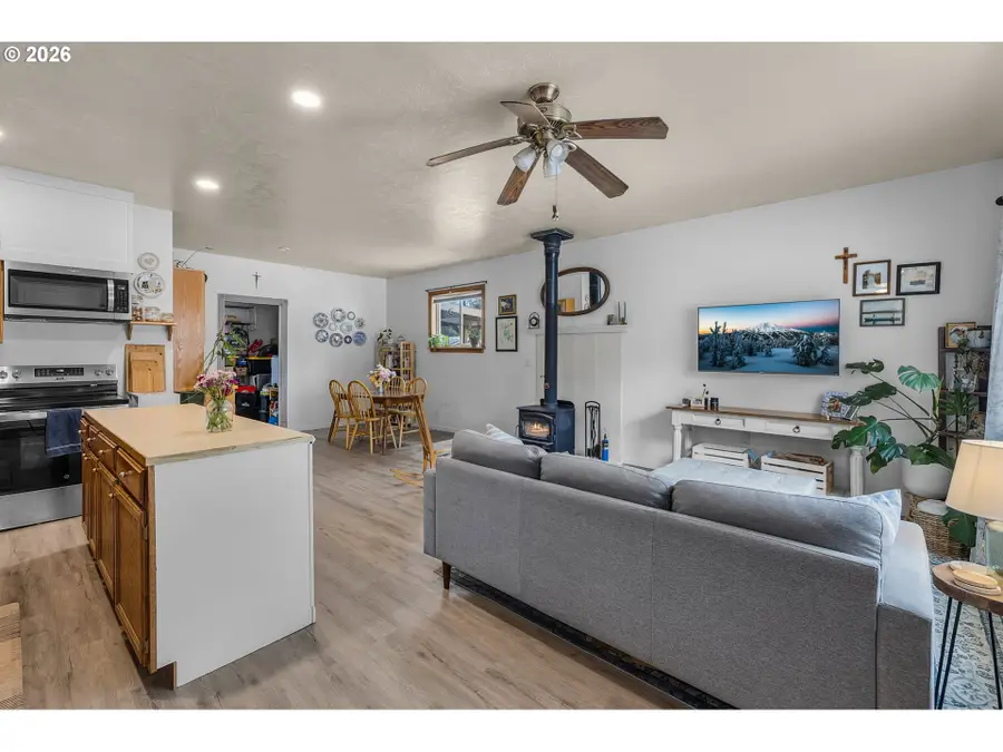 16122 Lava Dr, Sisters Millican, OR 97739 - #2