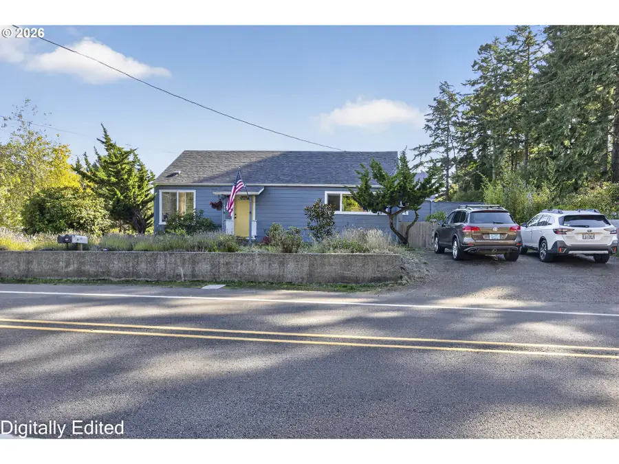 844 Rhododendron Dr, Florence, OR 97439 - #2