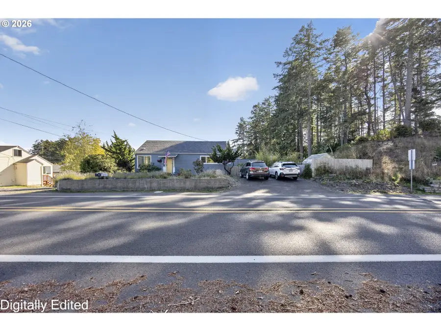 844 Rhododendron Dr, Florence, OR 97439 - #3